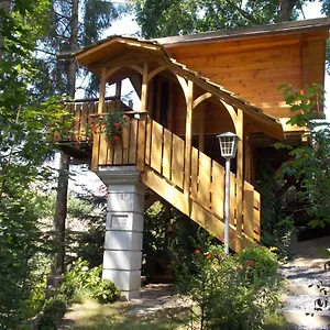 Chalet Baumhaus Wolfshöhle, Fischach